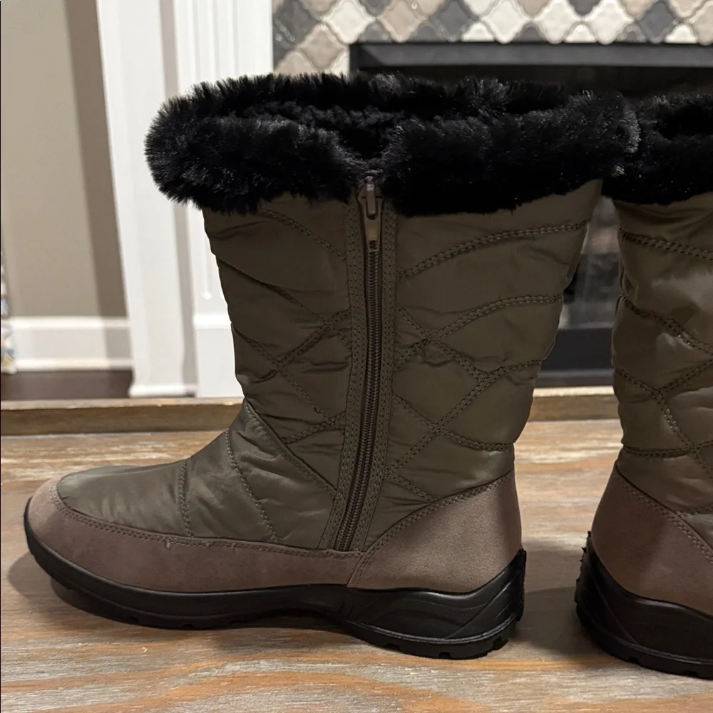 Easy Street Cuddle Easy Dry Waterproof Boots Grey/Taupe‎ Size 10 NIB
